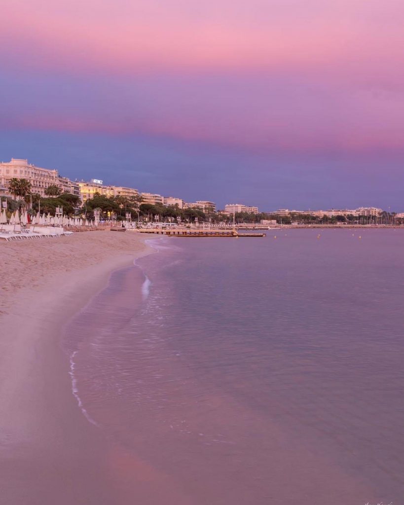Hôtel situé proche du bord de mer à Cannes